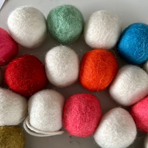 Pottery Barn Kids Multi Felted Ball Garland - Picture 10 of 13